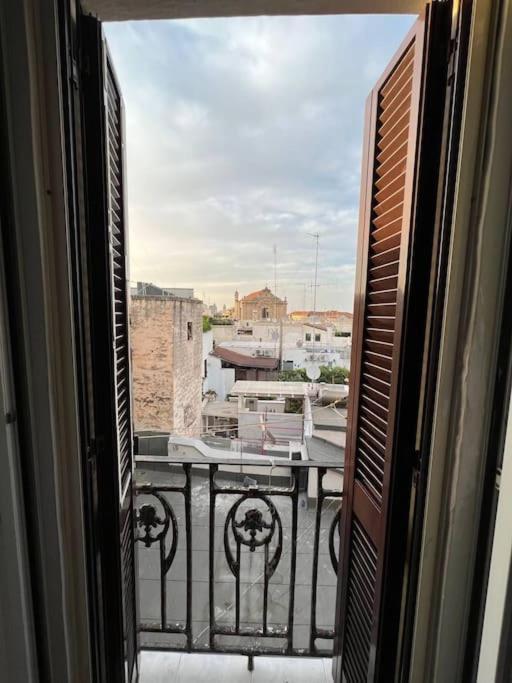 バーリA Flat With A View In The Heart Of The Old Townアパートメント エクステリア 写真